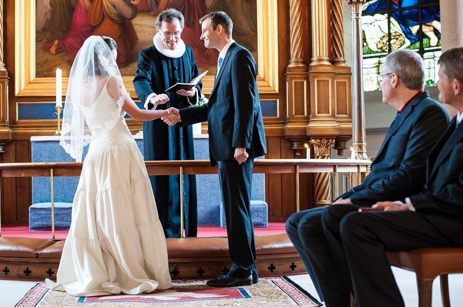 Danish wedding handshake by Copenhagen wedding photographer Maria Assia